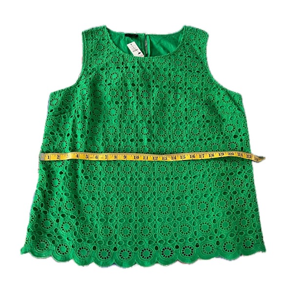 NWT Talbots Women Green Eyelet Scalloped Hem Sleeveless Top Size 16 - Picture 3 of 6